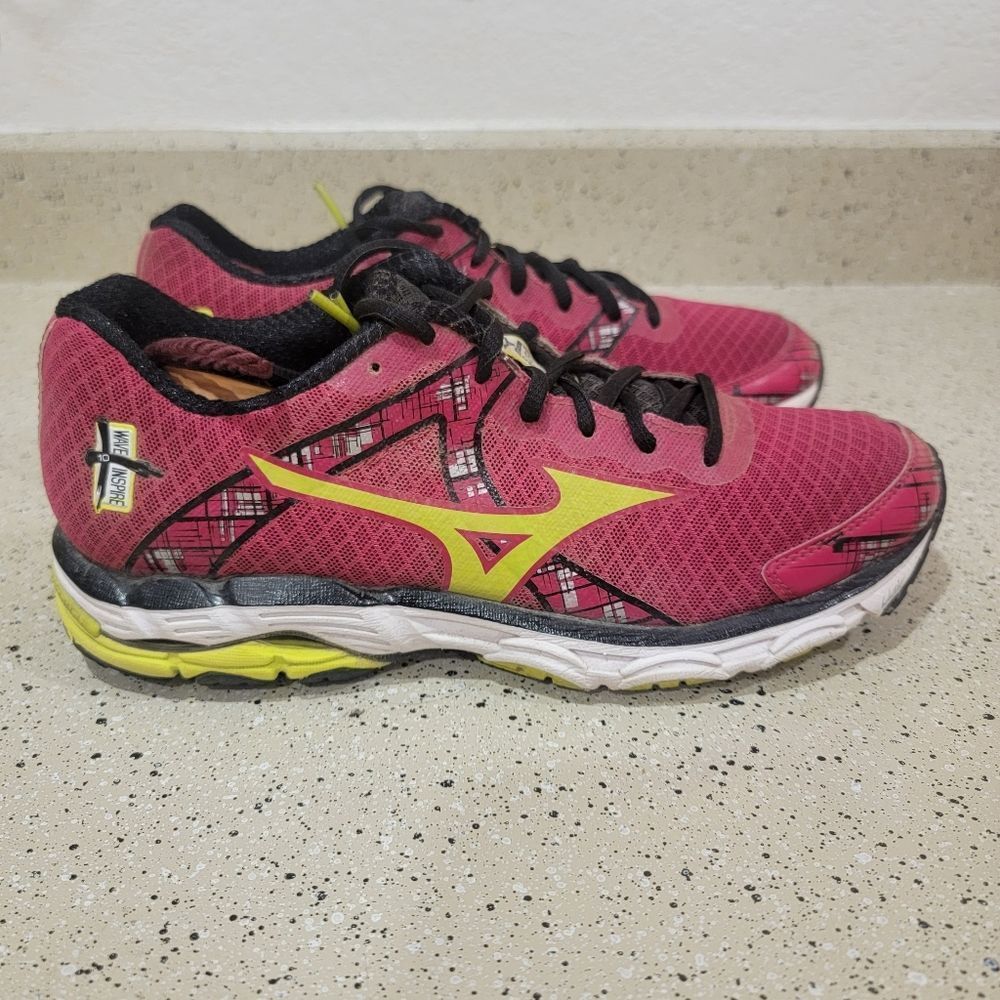 Mizuno Wave Inspire 10 Red Women’s Size 8.5 Athletic Running Shoes